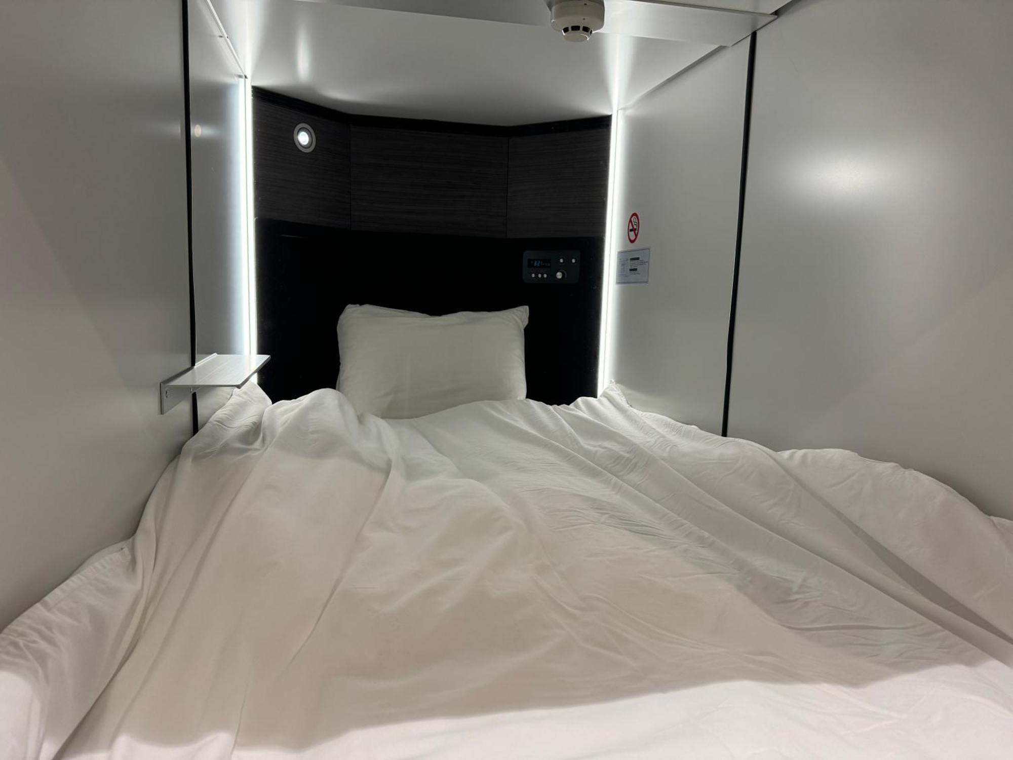 Capsule Hotel Suzumoriya Токио Экстерьер фото