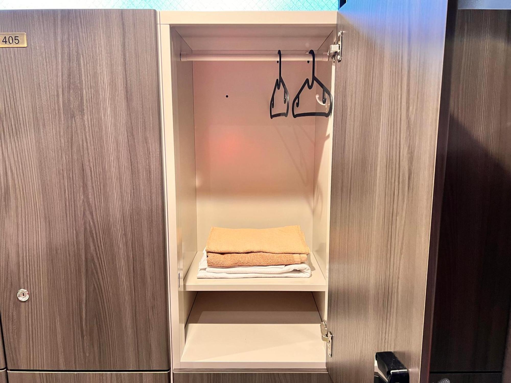 Capsule Hotel Suzumoriya Токио Экстерьер фото