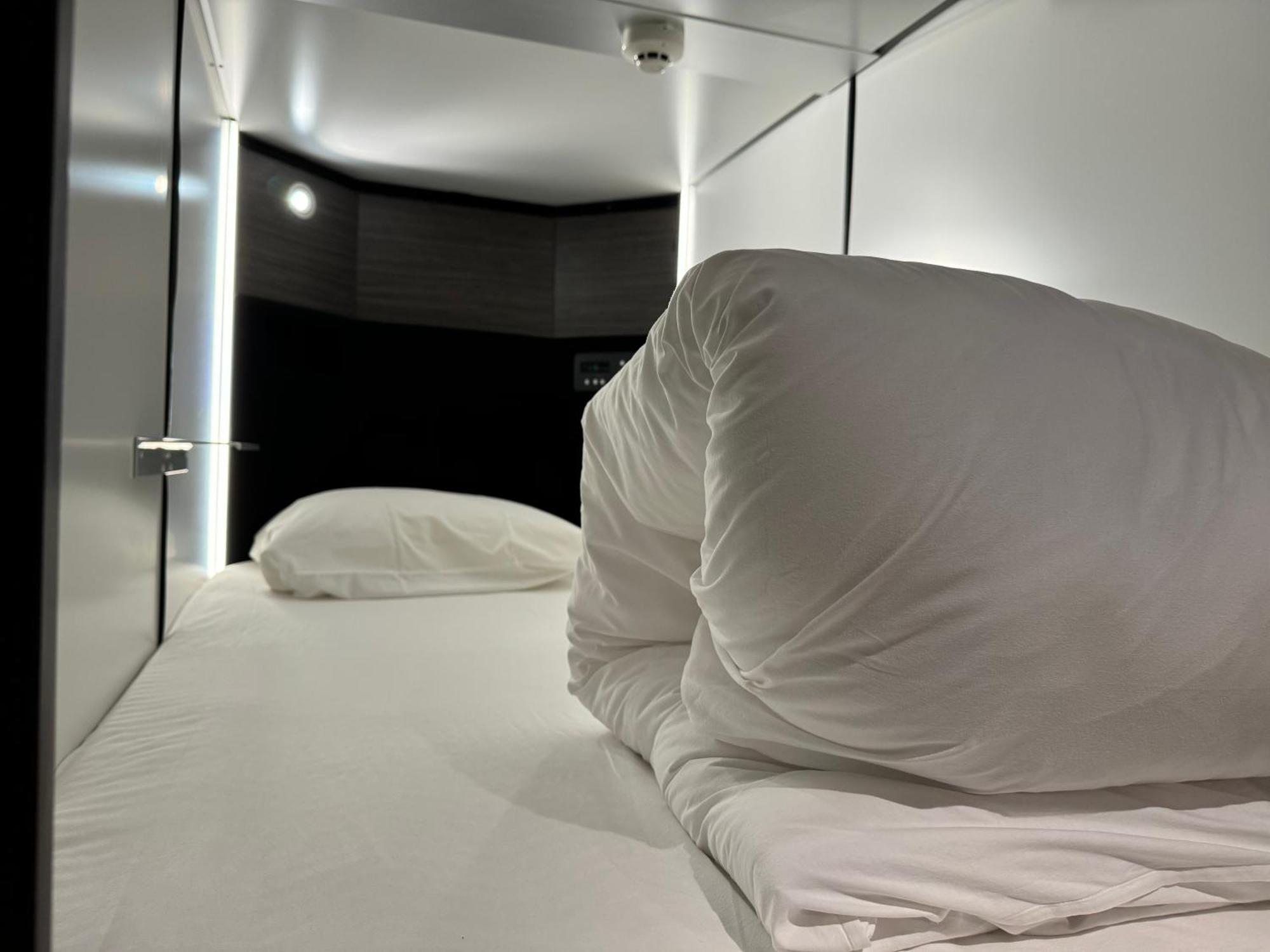Capsule Hotel Suzumoriya Токио Экстерьер фото