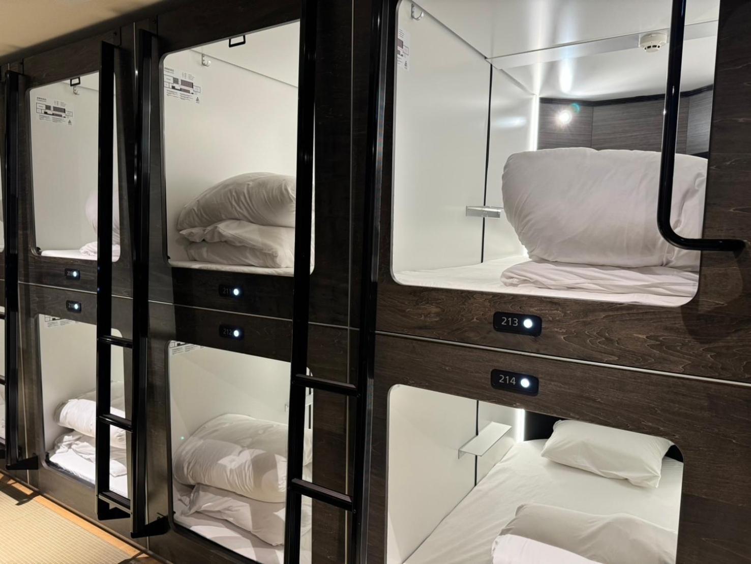 Capsule Hotel Suzumoriya Токио Экстерьер фото